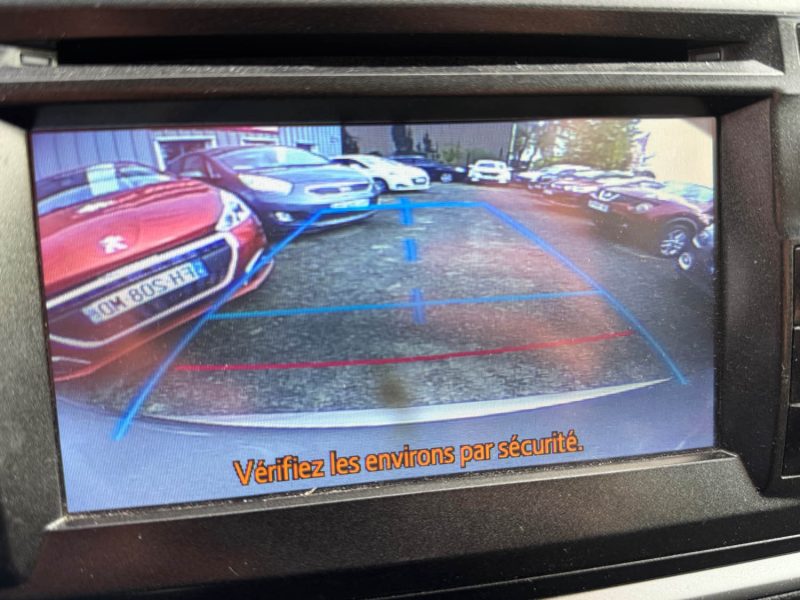 TOYOTA AURIS  1.3 VVTI 100CH 1ERE MAIN 2014