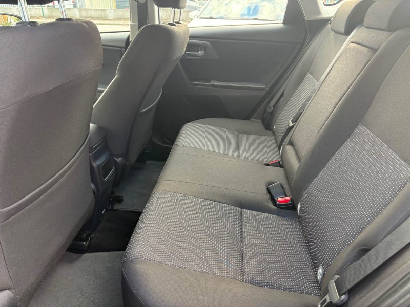 TOYOTA AURIS  1.3 VVTI 100CH 1ERE MAIN 2014