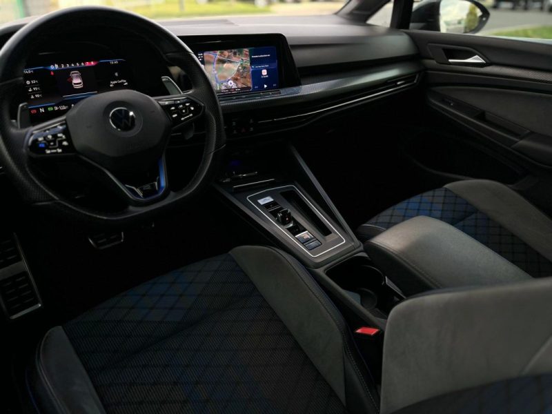 Volkswagen Golf 8 R • 320ch DSG7 4Motion 