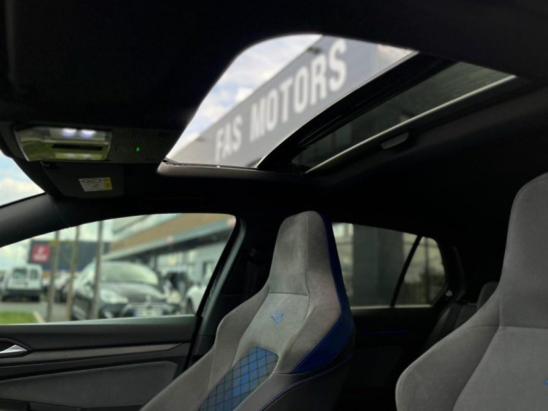 Volkswagen Golf 8 R • 320ch DSG7 4Motion 