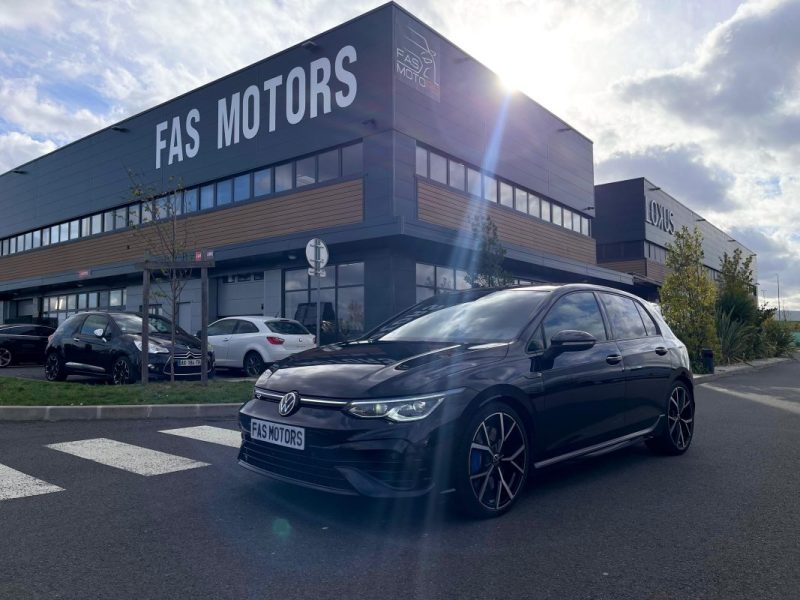 Volkswagen Golf 8 R • 320ch DSG7 4Motion 