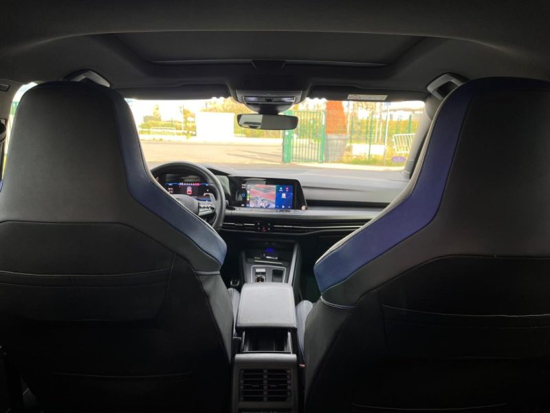 Volkswagen Golf 8 R • 320ch DSG7 4Motion 