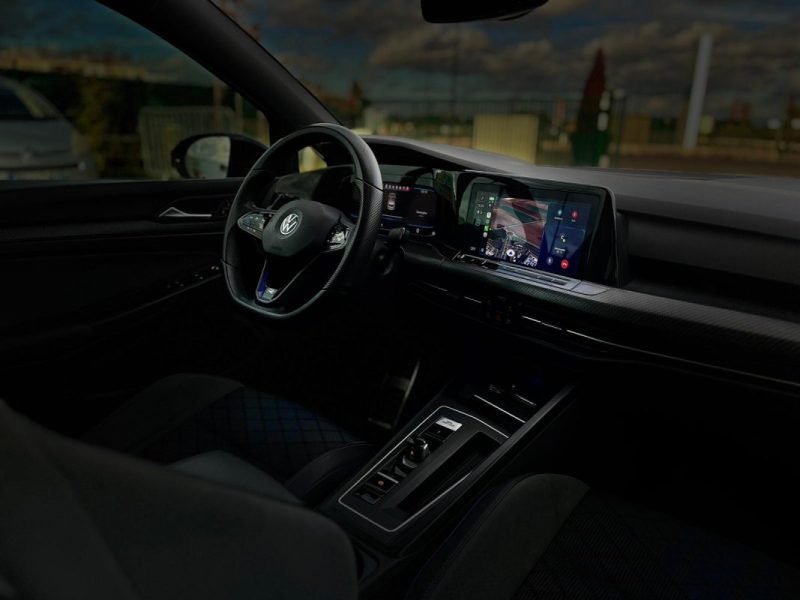 Volkswagen Golf 8 R • 320ch DSG7 4Motion 