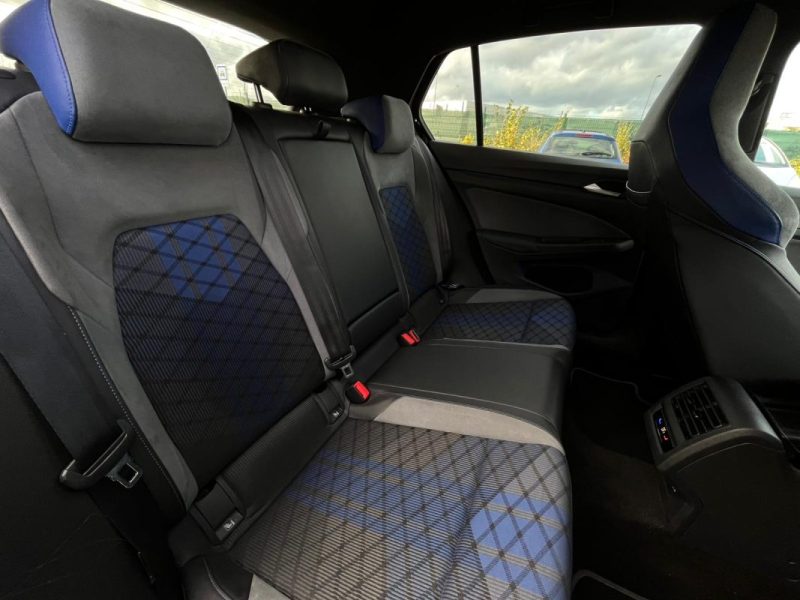 Volkswagen Golf 8 R • 320ch DSG7 4Motion 