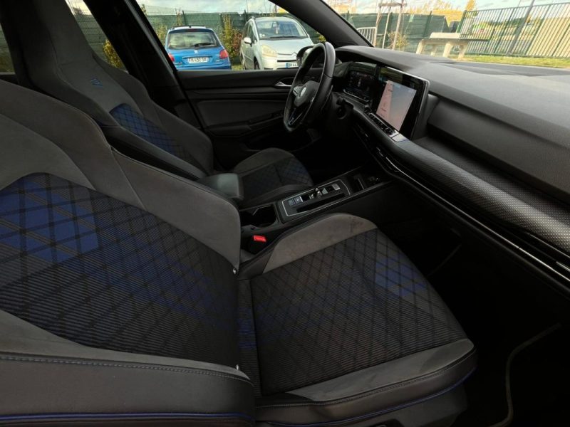 Volkswagen Golf 8 R • 320ch DSG7 4Motion 