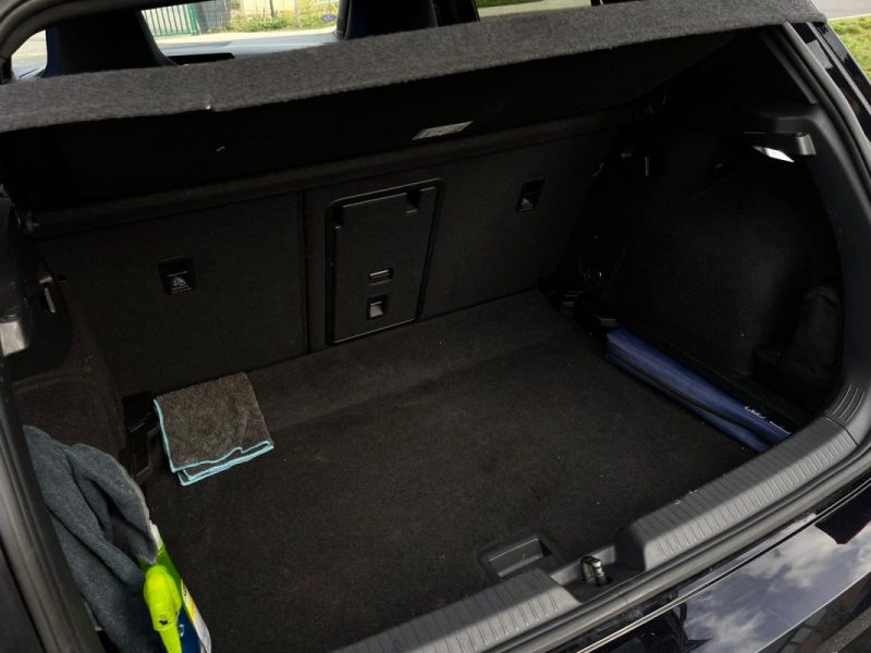 Volkswagen Golf 8 R • 320ch DSG7 4Motion 