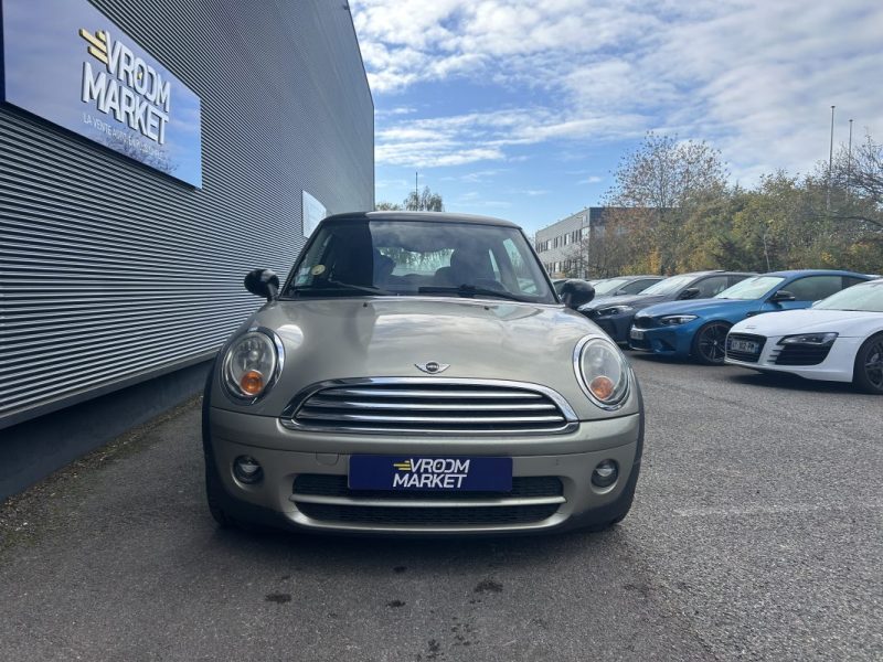MINI MINI COOPER D R56 110 ONE DISTRIBUTION NEUVE