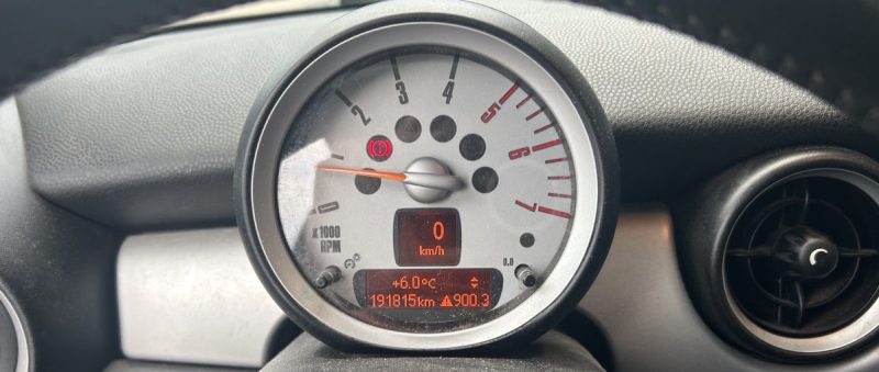 MINI MINI COOPER D R56 110 ONE DISTRIBUTION NEUVE