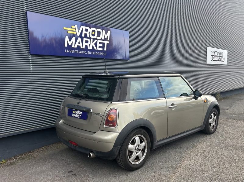 MINI MINI COOPER D R56 110 ONE DISTRIBUTION NEUVE