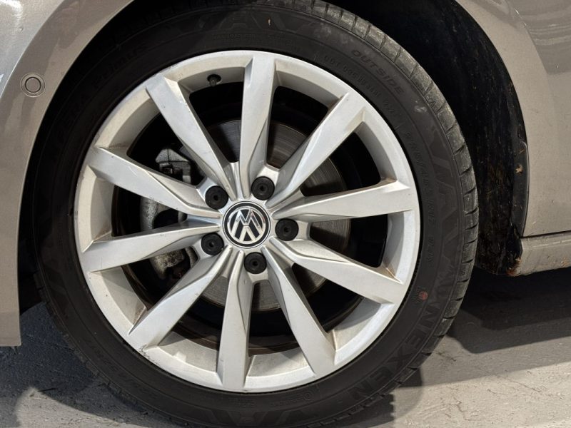 Volkswagen Golf 7 1.4 TSI 150ch Carat - Attelage amovible - Caméra de recul - Régulateur adaptatif