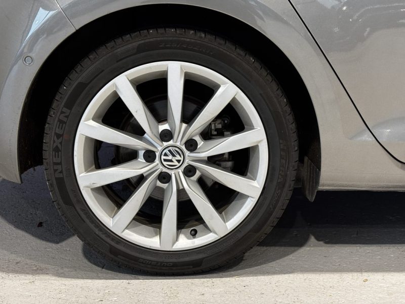 Volkswagen Golf 7 1.4 TSI 150ch Carat - Attelage amovible - Caméra de recul - Régulateur adaptatif