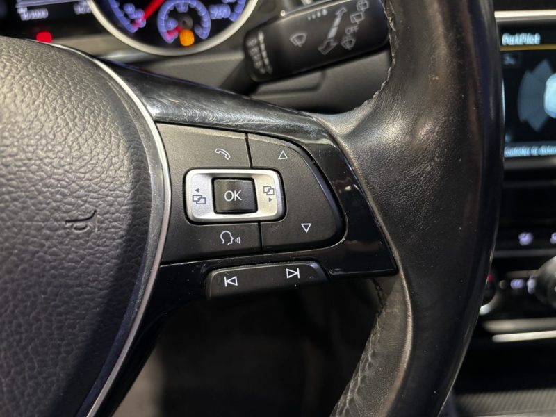 Volkswagen Golf 7 1.4 TSI 150ch Carat - Attelage amovible - Caméra de recul - Régulateur adaptatif