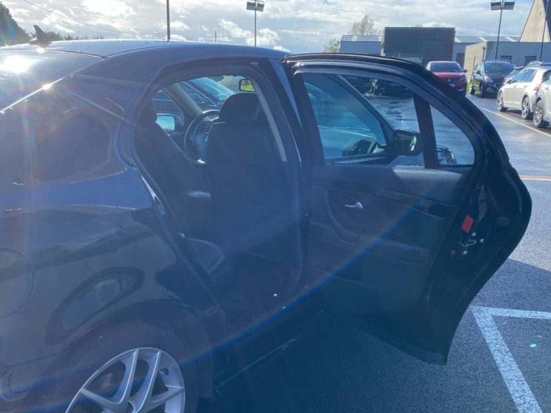 SAAB 9-3 Vector TX 1.9 TID 150ch 🚗🔥 Sièges chauffants 🛋️ Clim ❄️ Reprise 🔄 Garantie 6 mois ✅