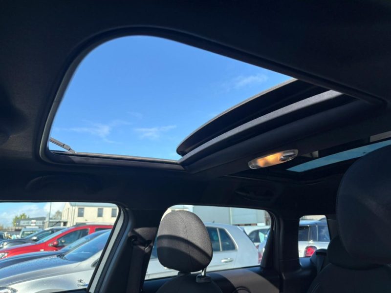 MINI MINI COOPER SD 2.0  143CH 🚗 - Toit ouvrant 🌞 - Reprise possible  ✅  - Garantie 6 mois