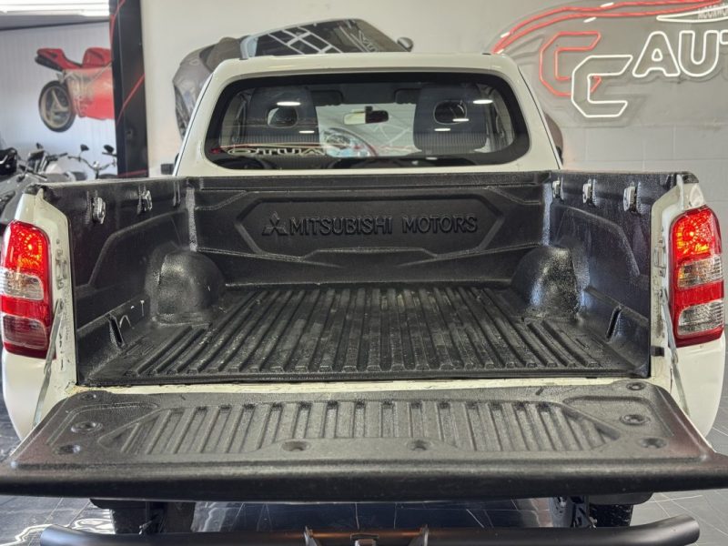 MITSUBISHI L200 / TRITON 2.4 DI-D 4WD 2442CM3 154CV  2015 TTC
