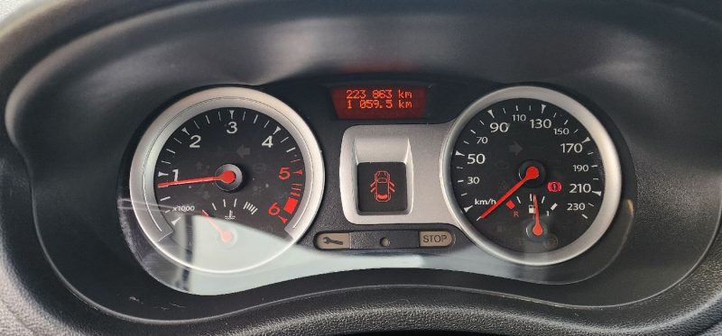 RENAULT CLIO 1.5DCI AUTHENTIQUE  2010