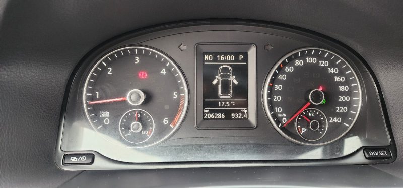 VOLKSWAGEN TOURAN 1.6 TDI 105CH CONFORTLINE DSG7 2014