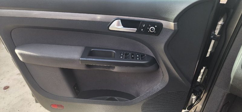 VOLKSWAGEN TOURAN 1.6 TDI 105CH CONFORTLINE DSG7 2014