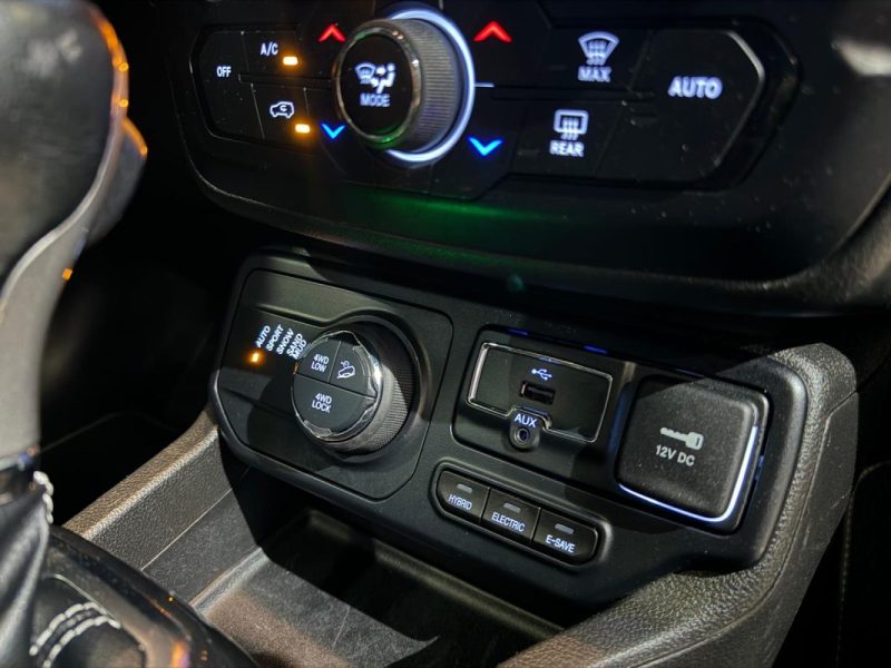 JEEP RENEGADE 1.3 TURBO T4 190CH 4XE LIMITED AT6 / ATTELAGE / TOIT OUVRANT  2022