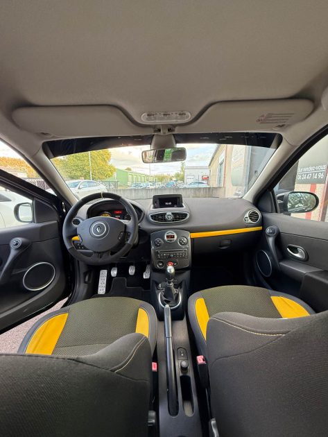 RENAULT CLIO III RS PHASE 2 2.0 201CH - SIEGES CHAUFFANTS - TOMTOM