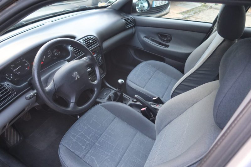 PEUGEOT 406 1.8 ESSENCE 16V ST 110 CH 2000