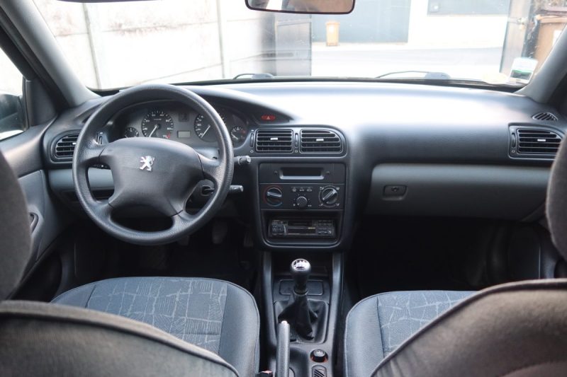 PEUGEOT 406 1.8 ESSENCE 16V ST 110 CH 2000