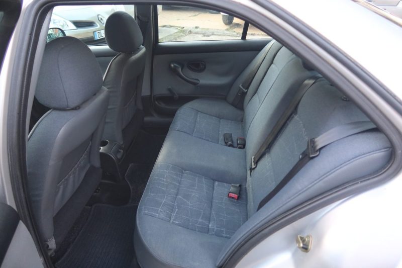 PEUGEOT 406 1.8 ESSENCE 16V ST 110 CH 2000