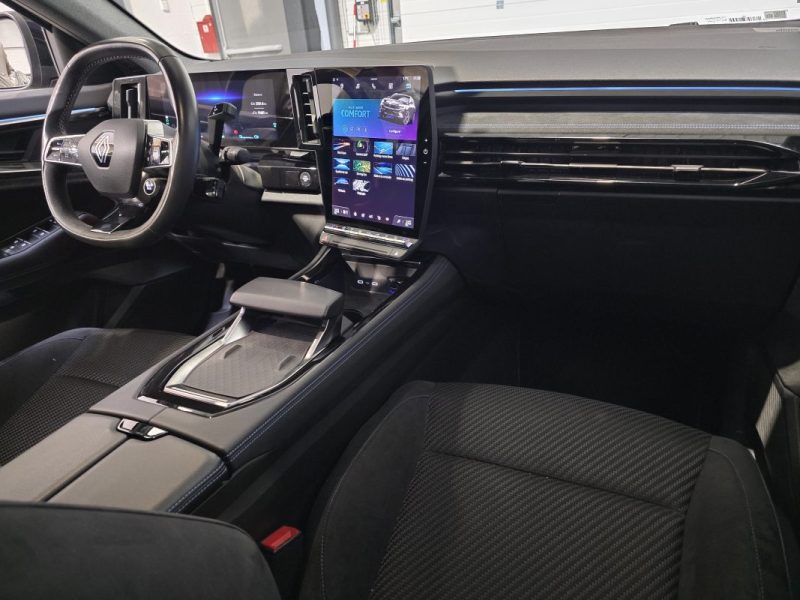 RENAULT AUSTRAL E-tech 1.2 200 / ICONIC ESPRIT ALPINE