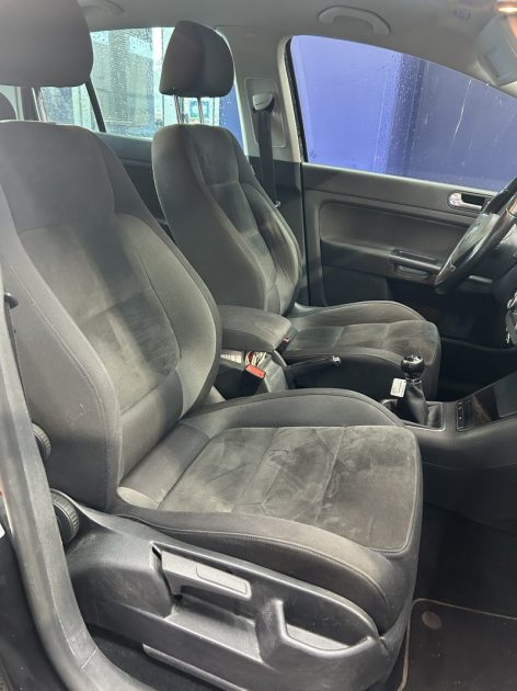 VOLKSWAGEN GOLF + 1.6 TDI 105CH BLUEMOTION TECHNOLOGY FAP CONFORTLINE 2011