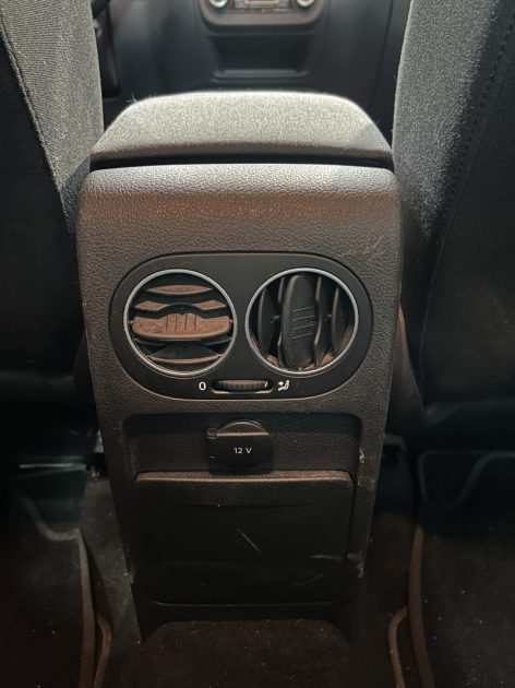 VOLKSWAGEN GOLF + 1.6 TDI 105CH BLUEMOTION TECHNOLOGY FAP CONFORTLINE 2011