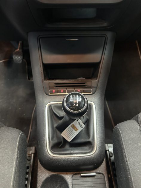 VOLKSWAGEN GOLF + 1.6 TDI 105CH BLUEMOTION TECHNOLOGY FAP CONFORTLINE 2011