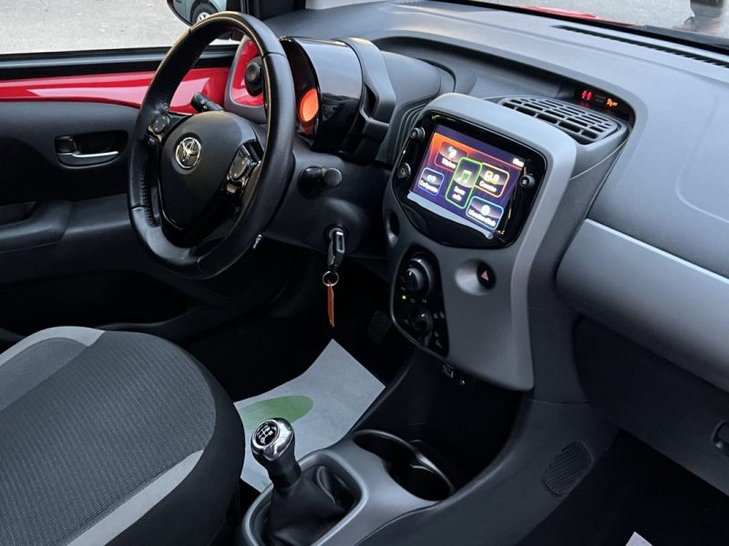 TOYOTA AYGO II PHASE 2 1.0 VVTi 72 Cv 5 PORTES APPLE CARPLAY CAMERA 18 500 Km CritAir1 - Garantie1an