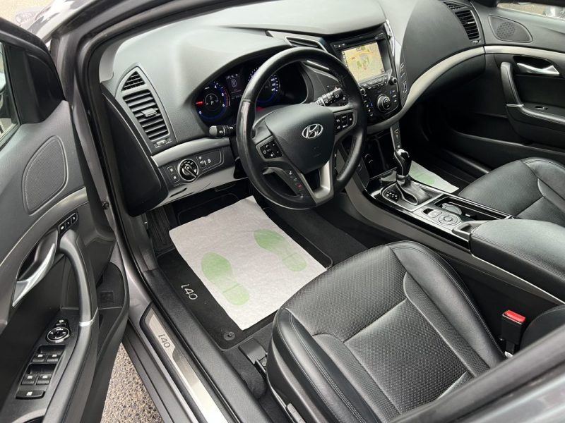 HYUNDAI I40 SW PHASE 2 CREATIVE 1.7 CRDI 141 Cv BOITE AUTO CUIR TOIT OUVRANT GPS Etc - GARANTIE 1 AN