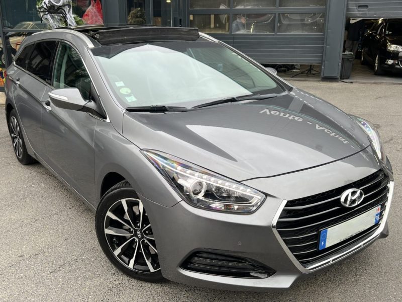 HYUNDAI I40 SW PHASE 2 CREATIVE 1.7 CRDI 141 Cv BOITE AUTO CUIR TOIT OUVRANT GPS Etc - GARANTIE 1 AN