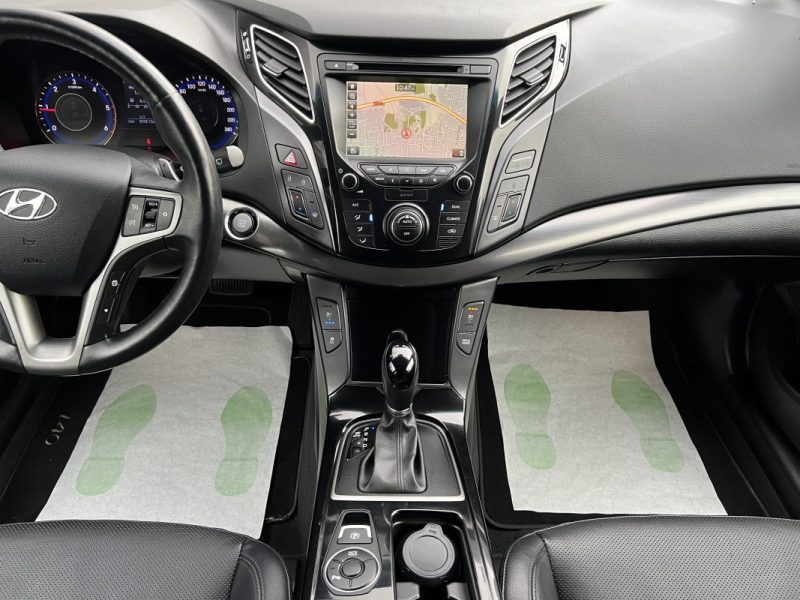 HYUNDAI I40 SW PHASE 2 CREATIVE 1.7 CRDI 141 Cv BOITE AUTO CUIR TOIT OUVRANT GPS Etc - GARANTIE 1 AN