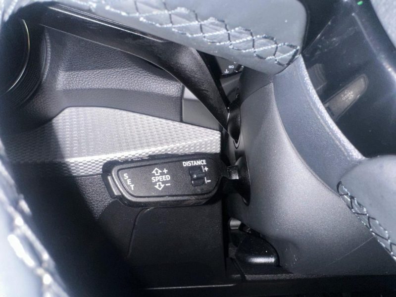 AUDI Q2 30 TFS Design NAVI LED PARKING AV AR