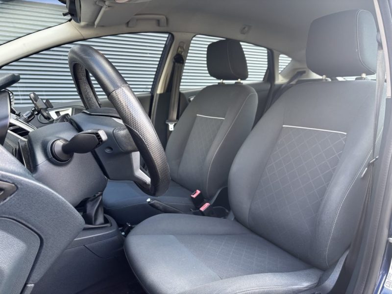FORD FIESTA 1.4 16V 82CH TITANIUM 5P 2011- 4 PNEUS NEUFS - ENTRETIEN RECENT