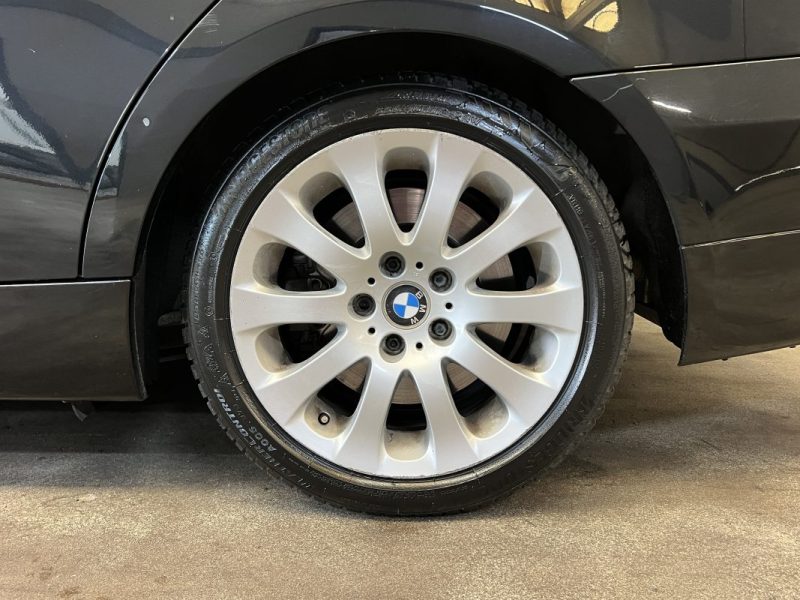 BMW SERIE 3 E91 330D 231cv - FINITION LUXE - BVA6 - GPS - CUIR - 186500KM 
