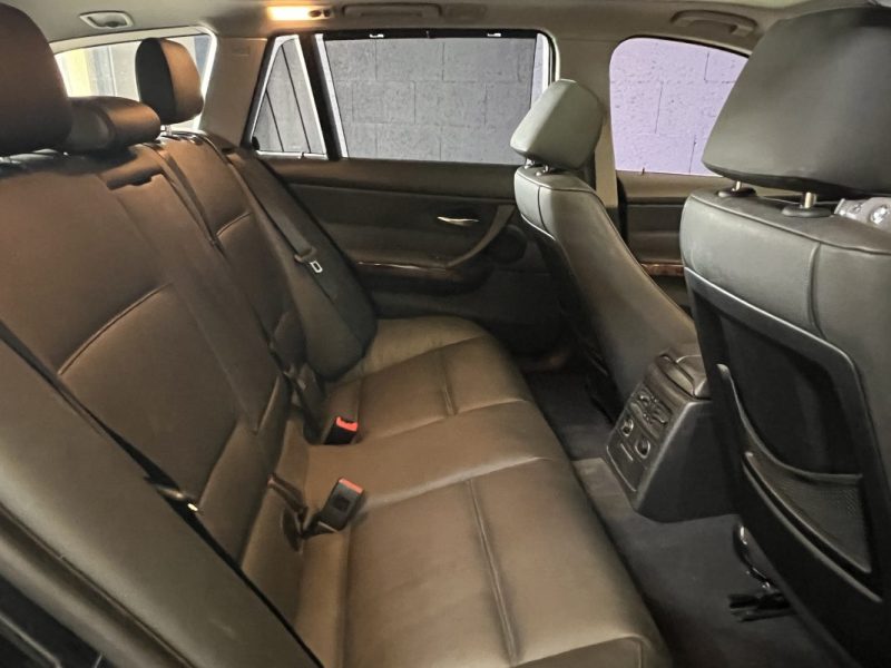 BMW SERIE 3 E91 330D 231cv - FINITION LUXE - BVA6 - GPS - CUIR - 186500KM 