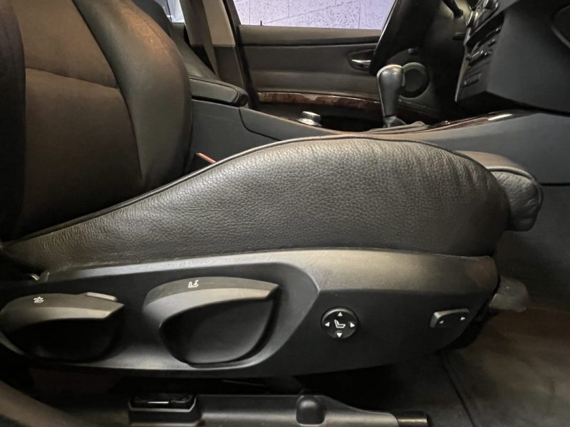 BMW SERIE 3 E91 330D 231cv - FINITION LUXE - BVA6 - GPS - CUIR - 186500KM 