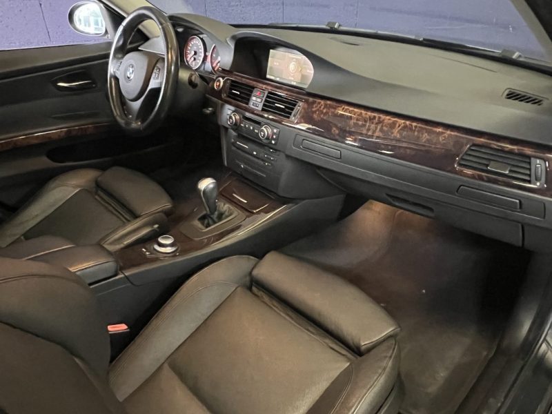 BMW SERIE 3 E91 330D 231cv - FINITION LUXE - BVA6 - GPS - CUIR - 186500KM 