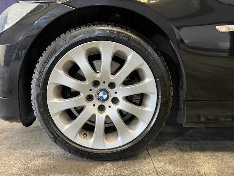 BMW SERIE 3 E91 330D 231cv - FINITION LUXE - BVA6 - GPS - CUIR - 186500KM 