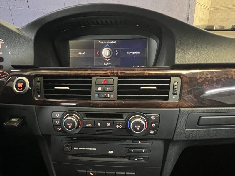 BMW SERIE 3 E91 330D 231cv - FINITION LUXE - BVA6 - GPS - CUIR - 186500KM 