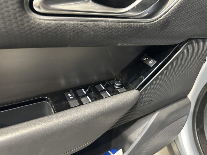 LAND ROVER RANGE ROVER VELAR 2.0 TD4 180ch R-DYNAMIC - TOIT OUVRANT / CAMERA 