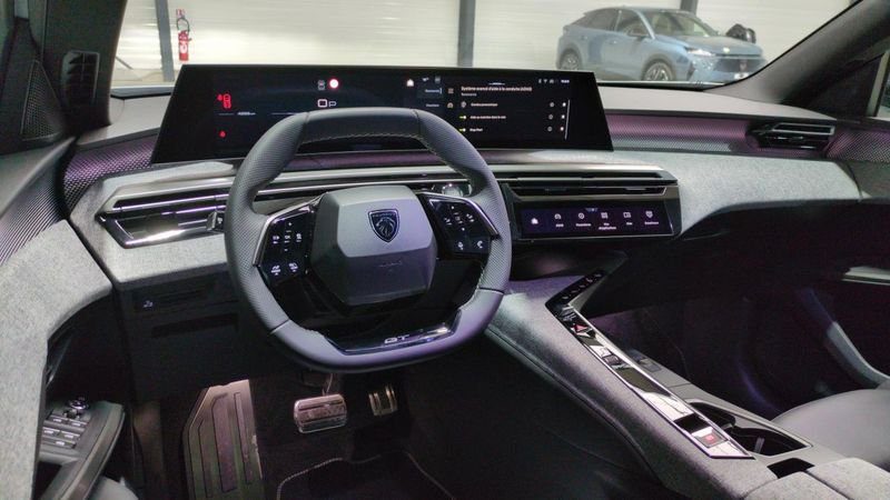 Peugeot 3008 nouveau Hybrid 145 e-dcs6 gt