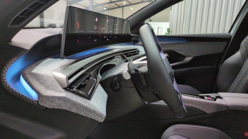 Peugeot 3008 nouveau Hybrid 145 e-dcs6 gt