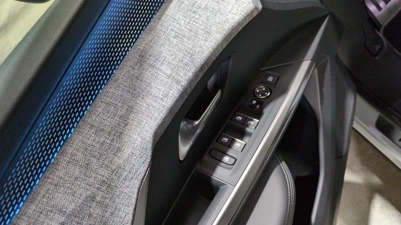 Peugeot 3008 nouveau Hybrid 145 e-dcs6 gt