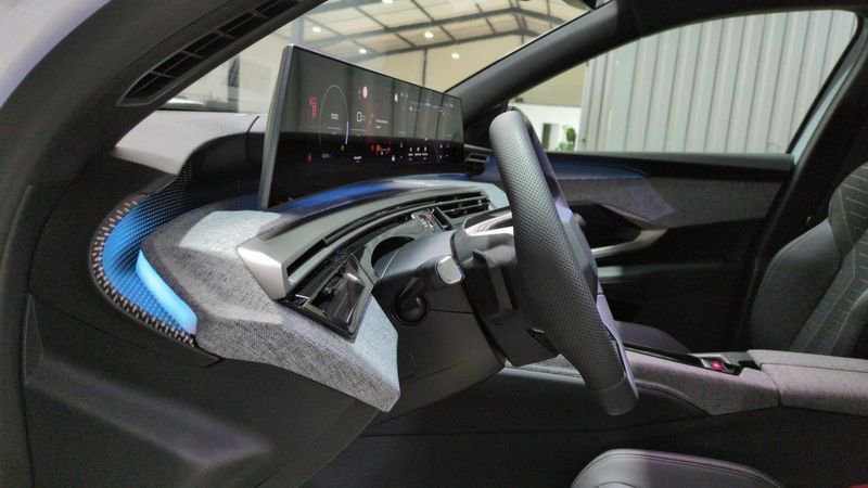 Peugeot 3008 nouveau Hybrid 145 e-dcs6 gt