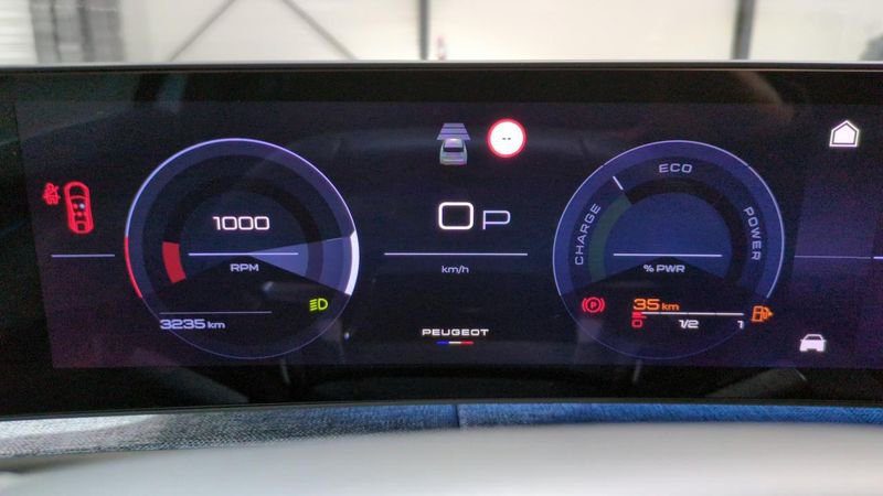 Peugeot 3008 nouveau Hybrid 145 e-dcs6 gt