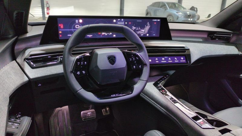 Peugeot 3008 nouveau Hybrid 145 e-dcs6 gt